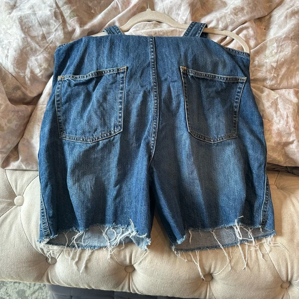 GAP Overall shorts sz M - Picture 4 of 4